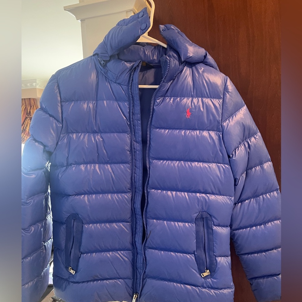 Girls down jacket. With removable hood.